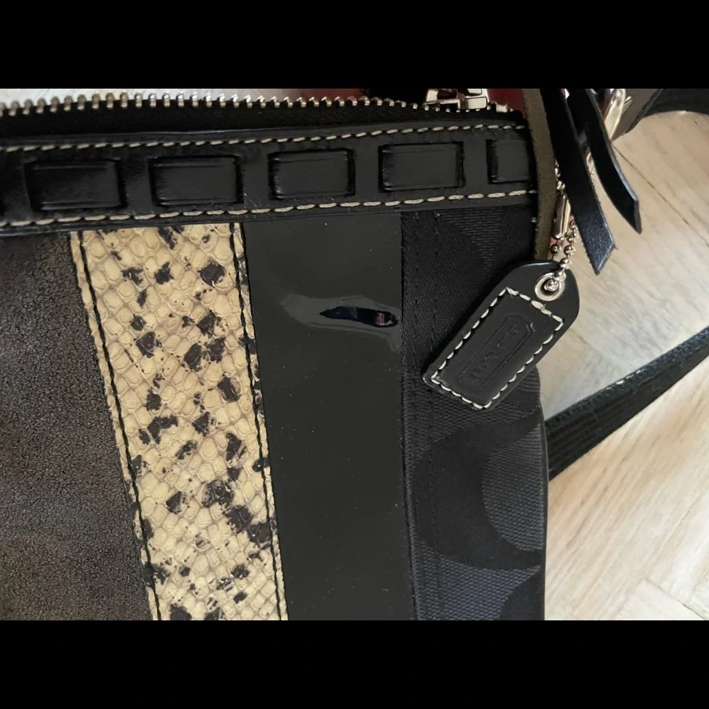 Coach Cross Body Signature Mix-material Purse - Picture 6 of 8